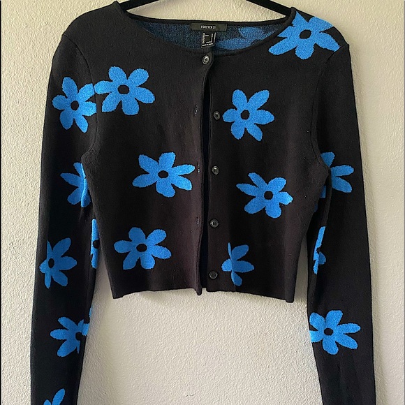 Forever 21 Sweaters - Forever 21 black and blue flower button up sweater